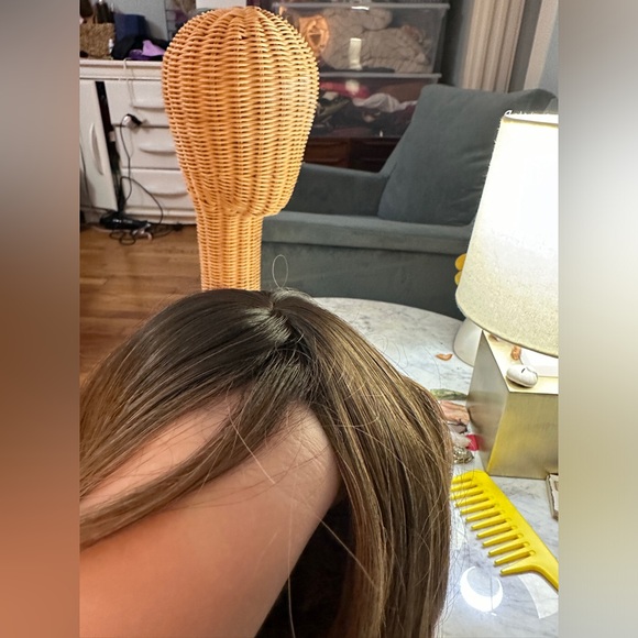 Unknown Amazon Wig Soft Layered Synthetic Fibers with Trimmed Bangs - Picture 5 of 15